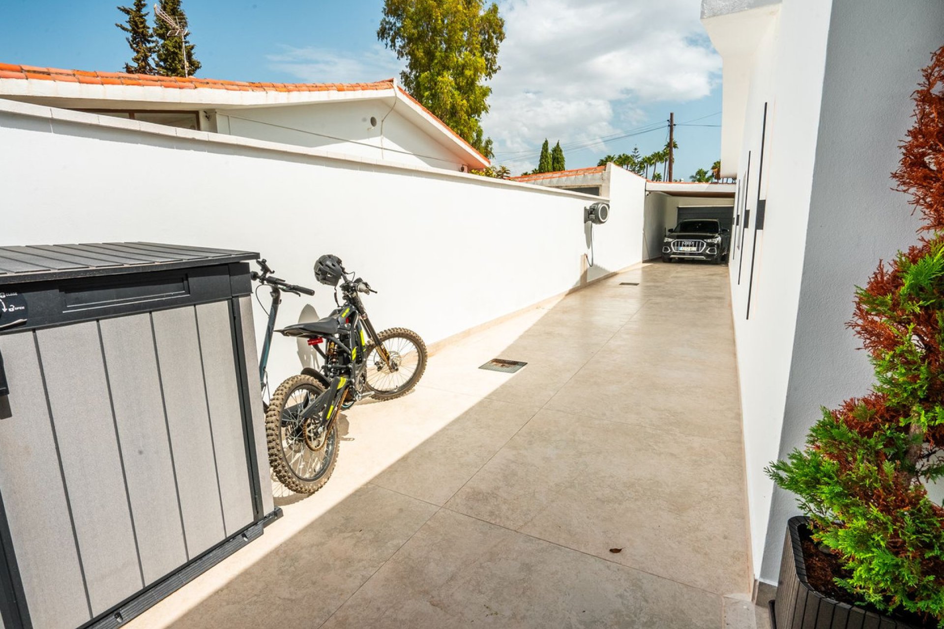 Resale - House - Detached Villa - Estepona - Estepona Centro