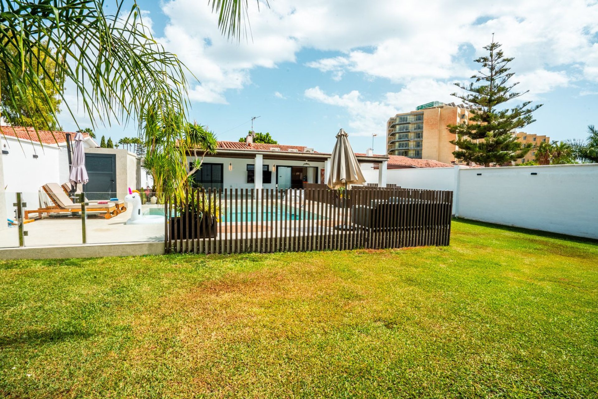 Resale - House - Detached Villa - Estepona - Estepona Centro