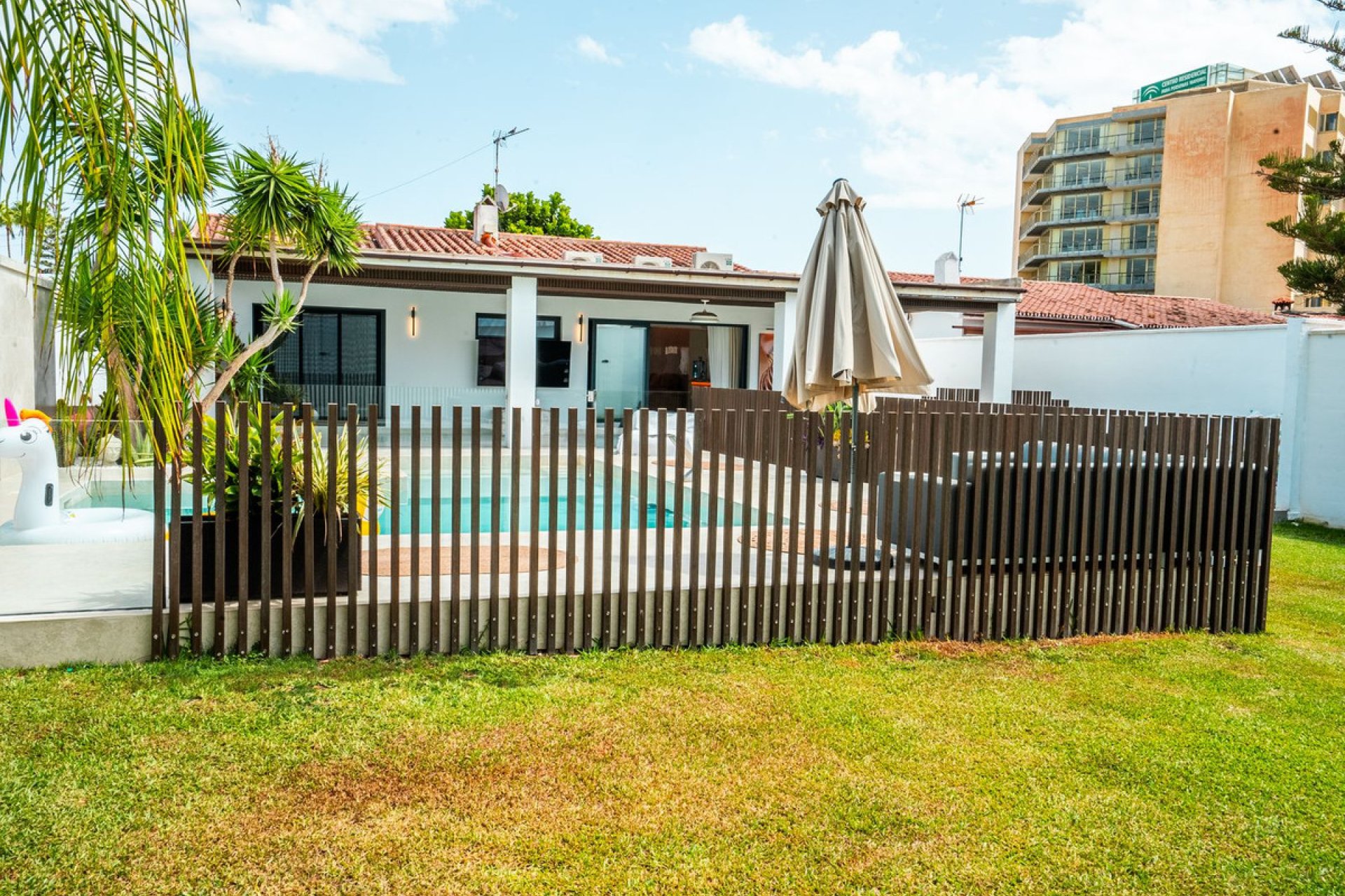 Resale - House - Detached Villa - Estepona - Estepona Centro