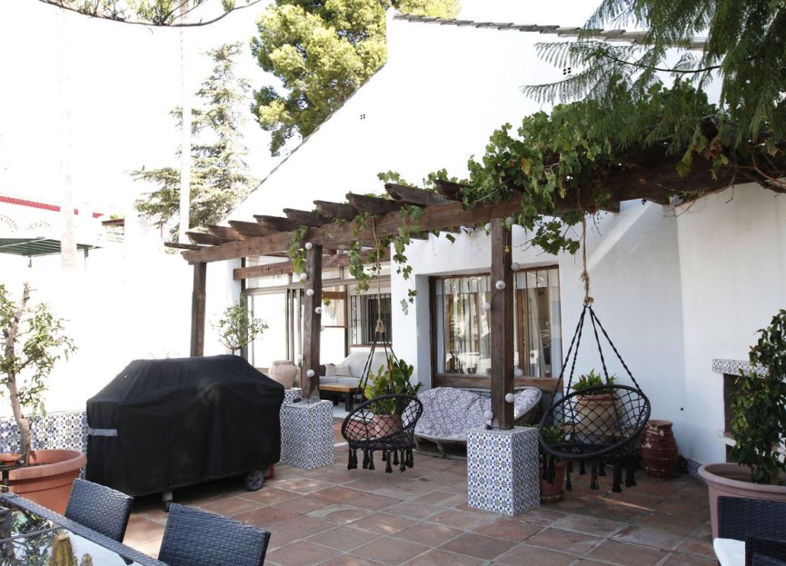 Resale - House - Detached Villa - Estepona - Estepona Centro