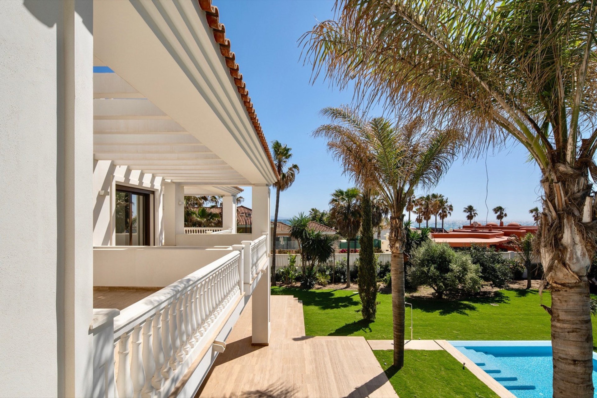 Resale - House - Detached Villa - Estepona - Estepona Centro