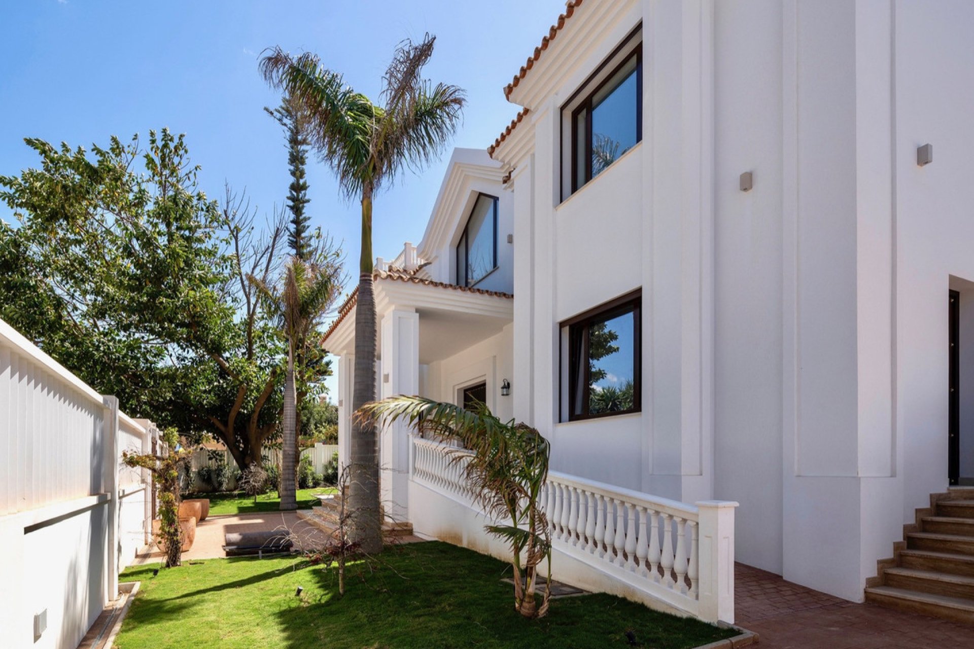 Resale - House - Detached Villa - Estepona - Estepona Centro