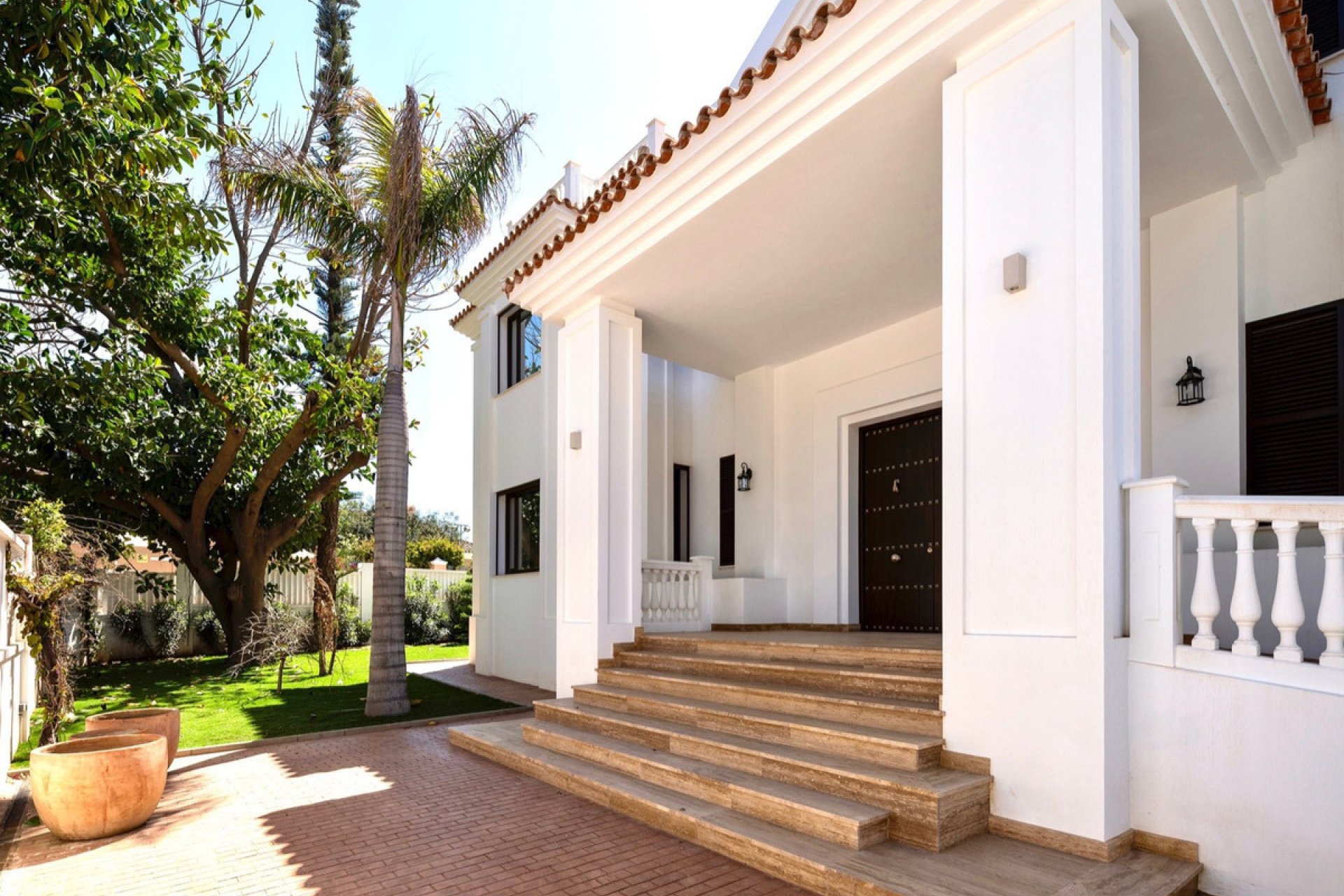 Resale - House - Detached Villa - Estepona - Estepona Centro