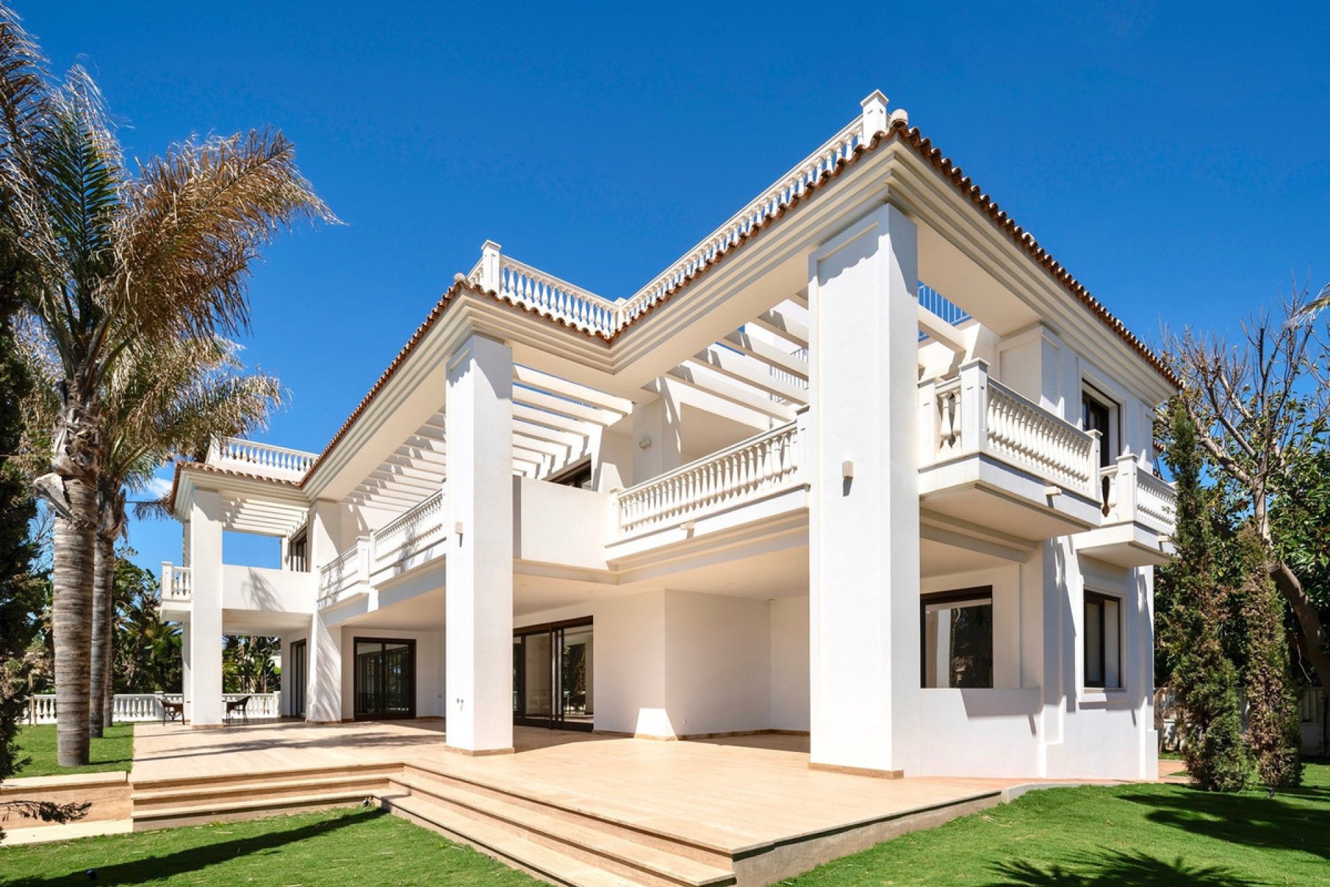 Resale - House - Detached Villa - Estepona - Estepona Centro