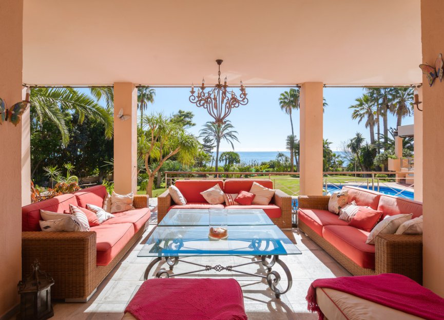 Resale - House - Detached Villa - Estepona - Estepona Centro