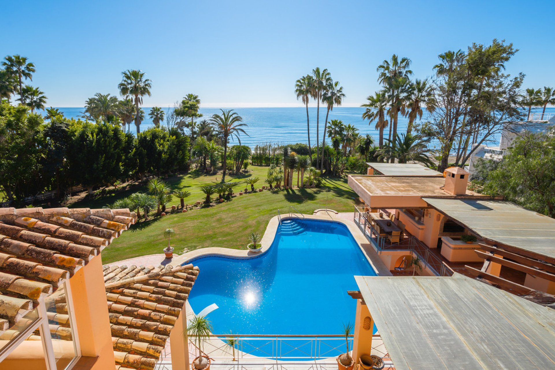 Resale - House - Detached Villa - Estepona - Estepona Centro