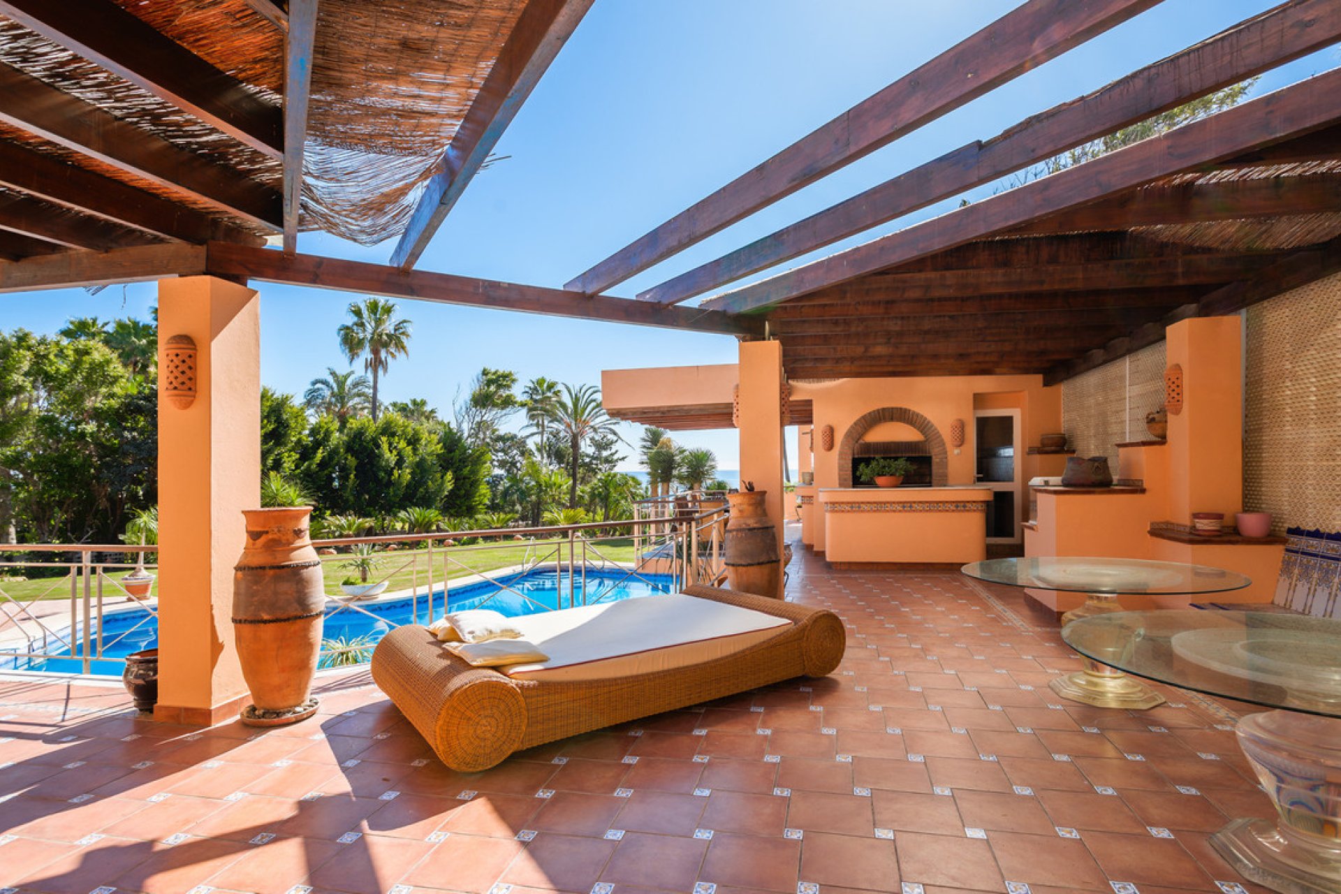 Resale - House - Detached Villa - Estepona - Estepona Centro