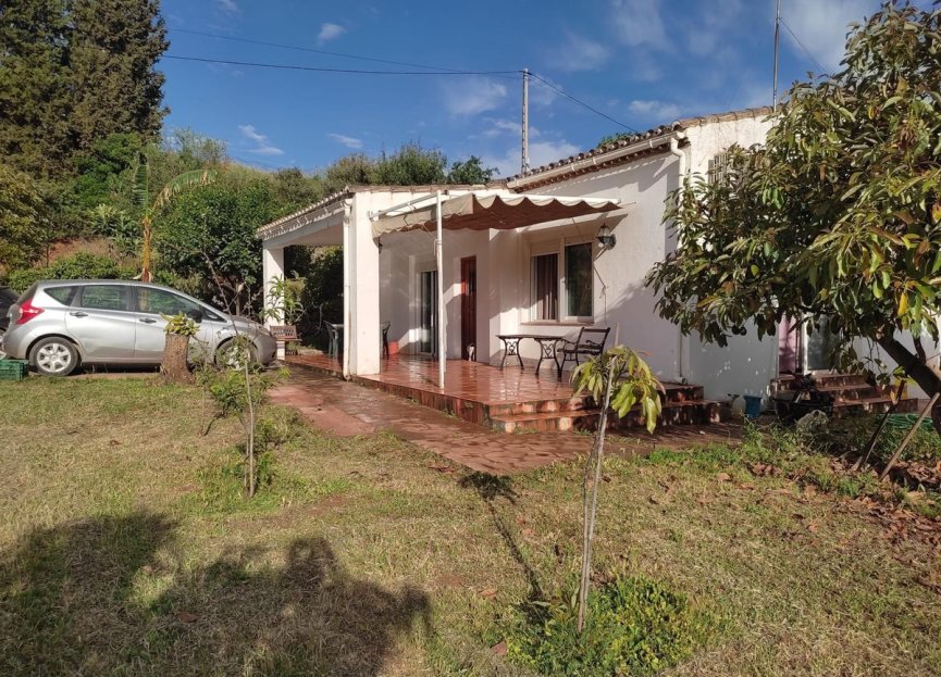 Resale - House - Detached Villa - Estepona - Estepona Centro