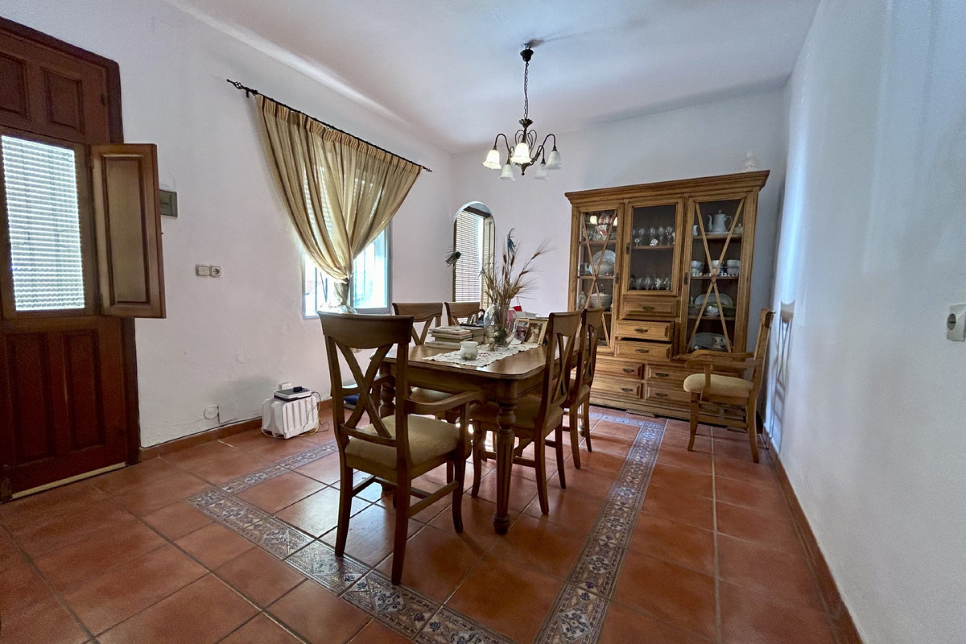 Resale - House - Detached Villa - Estepona - Estepona Centro