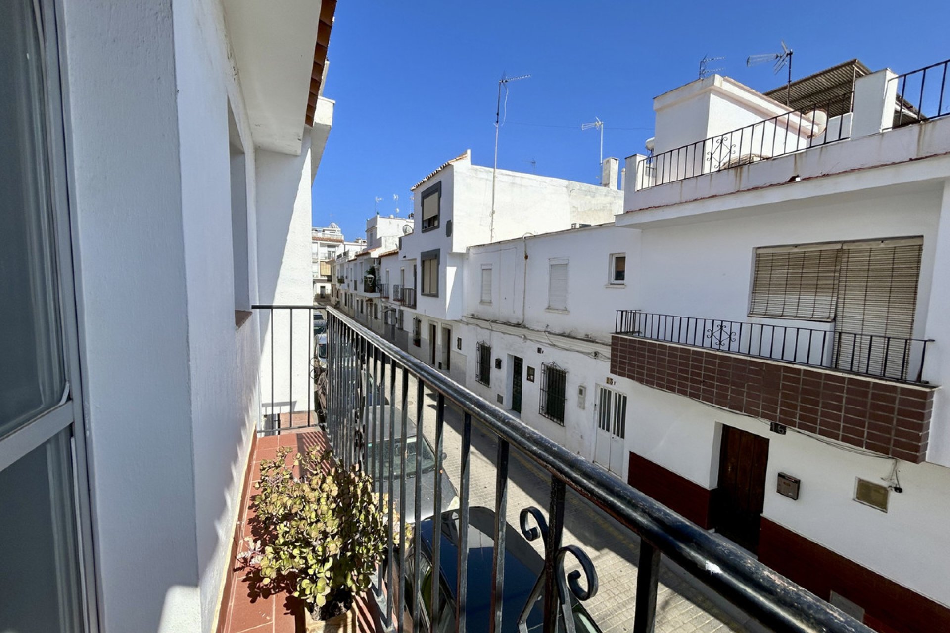 Resale - House - Detached Villa - Estepona - Estepona Centro