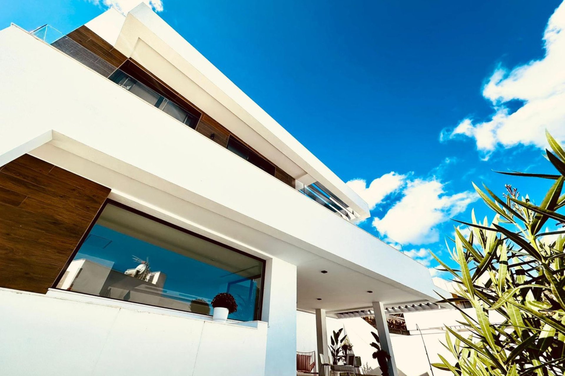 Resale - House - Detached Villa - Estepona - Estepona Centro