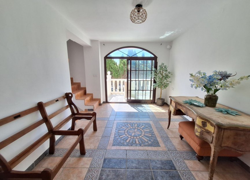 Resale - House - Detached Villa - Estepona - Estepona Centro