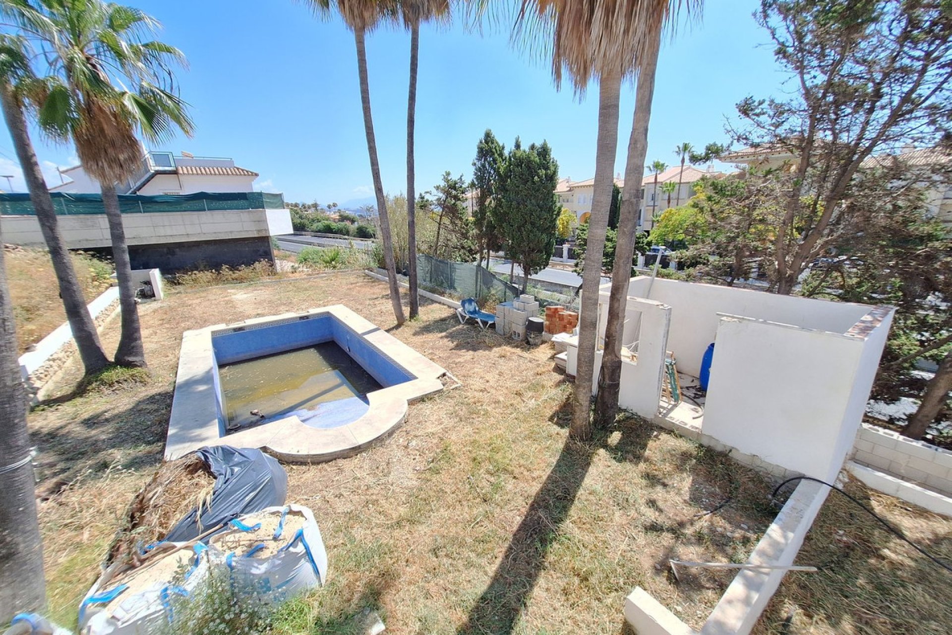 Resale - House - Detached Villa - Estepona - Estepona Centro