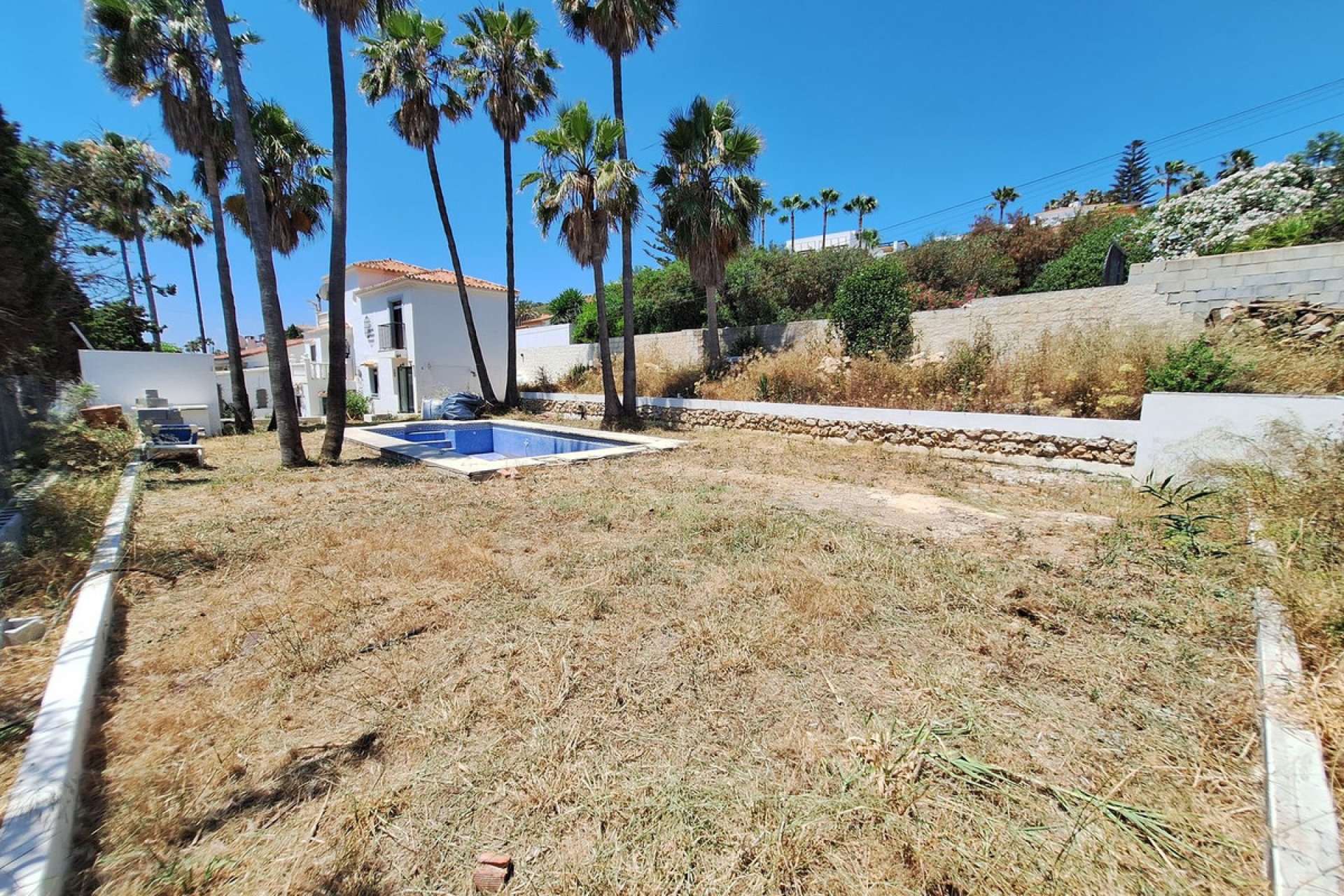 Resale - House - Detached Villa - Estepona - Estepona Centro