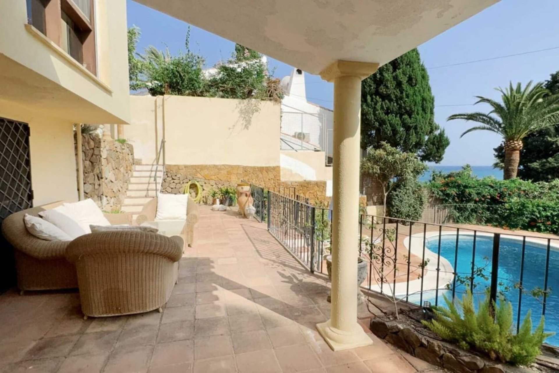 Resale - House - Detached Villa - Estepona - Estepona Centro