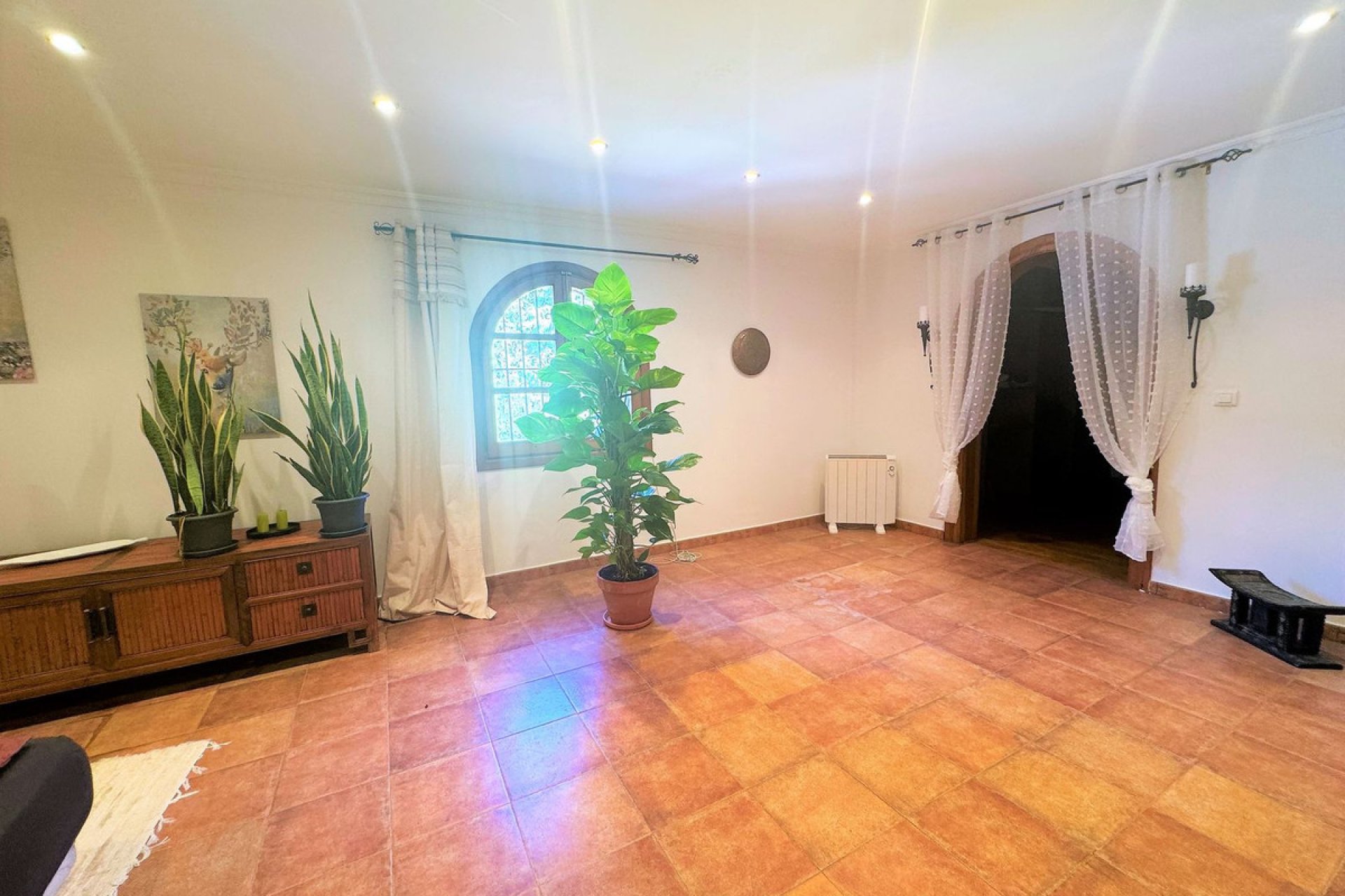 Resale - House - Detached Villa - Estepona - Estepona Centro