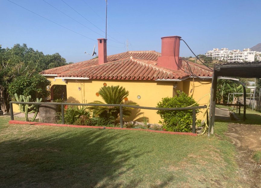 Resale - House - Detached Villa - Estepona - Estepona Centro