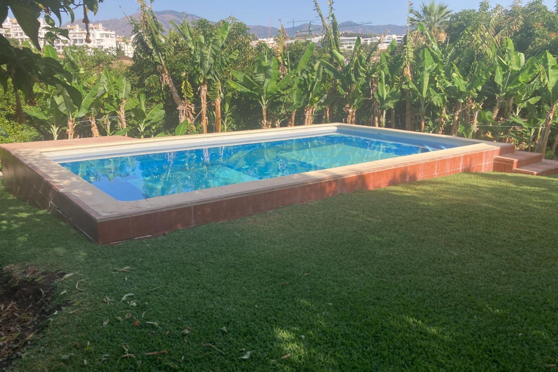 Resale - House - Detached Villa - Estepona - Estepona Centro