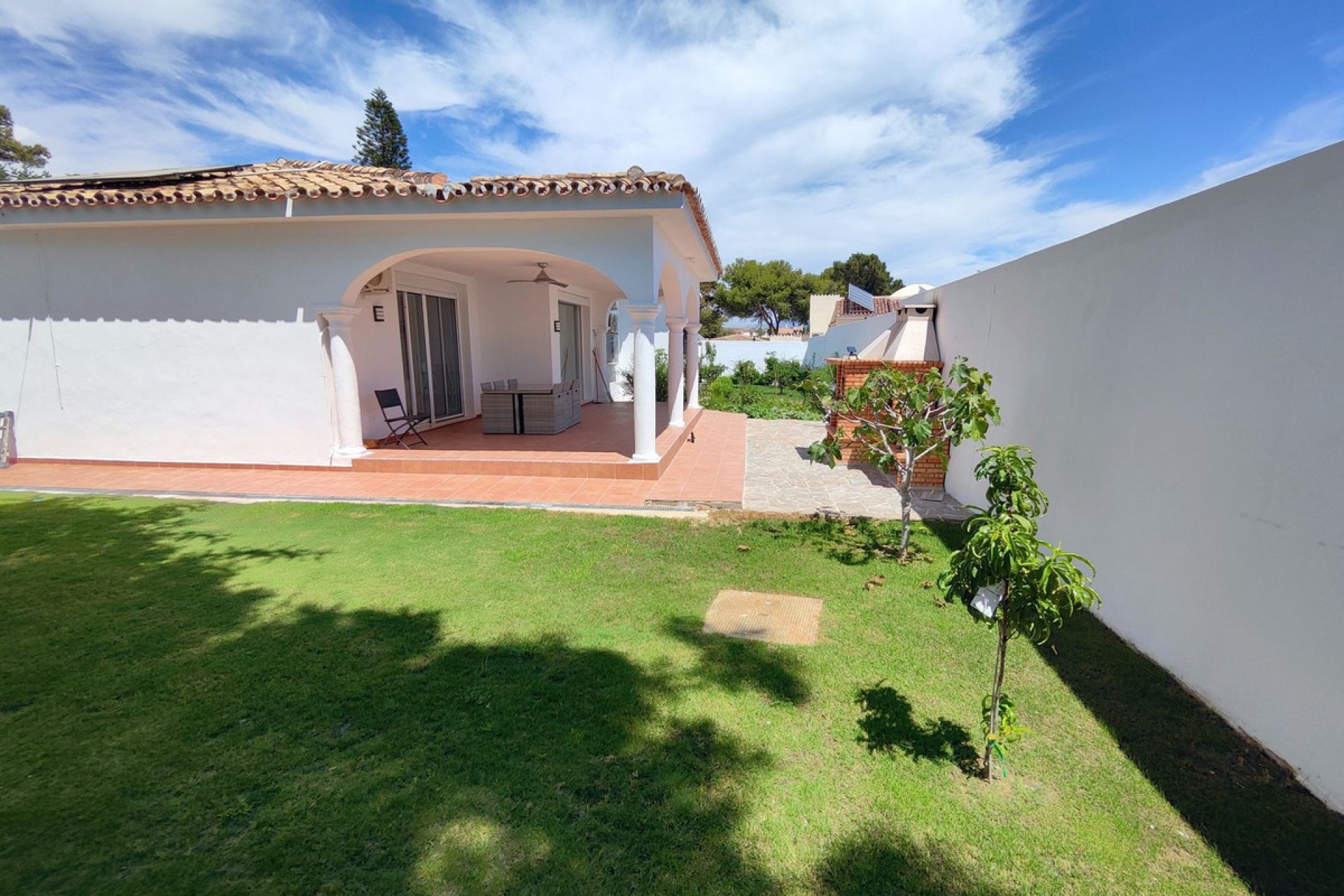 Resale - House - Detached Villa - Estepona - Estepona Centro