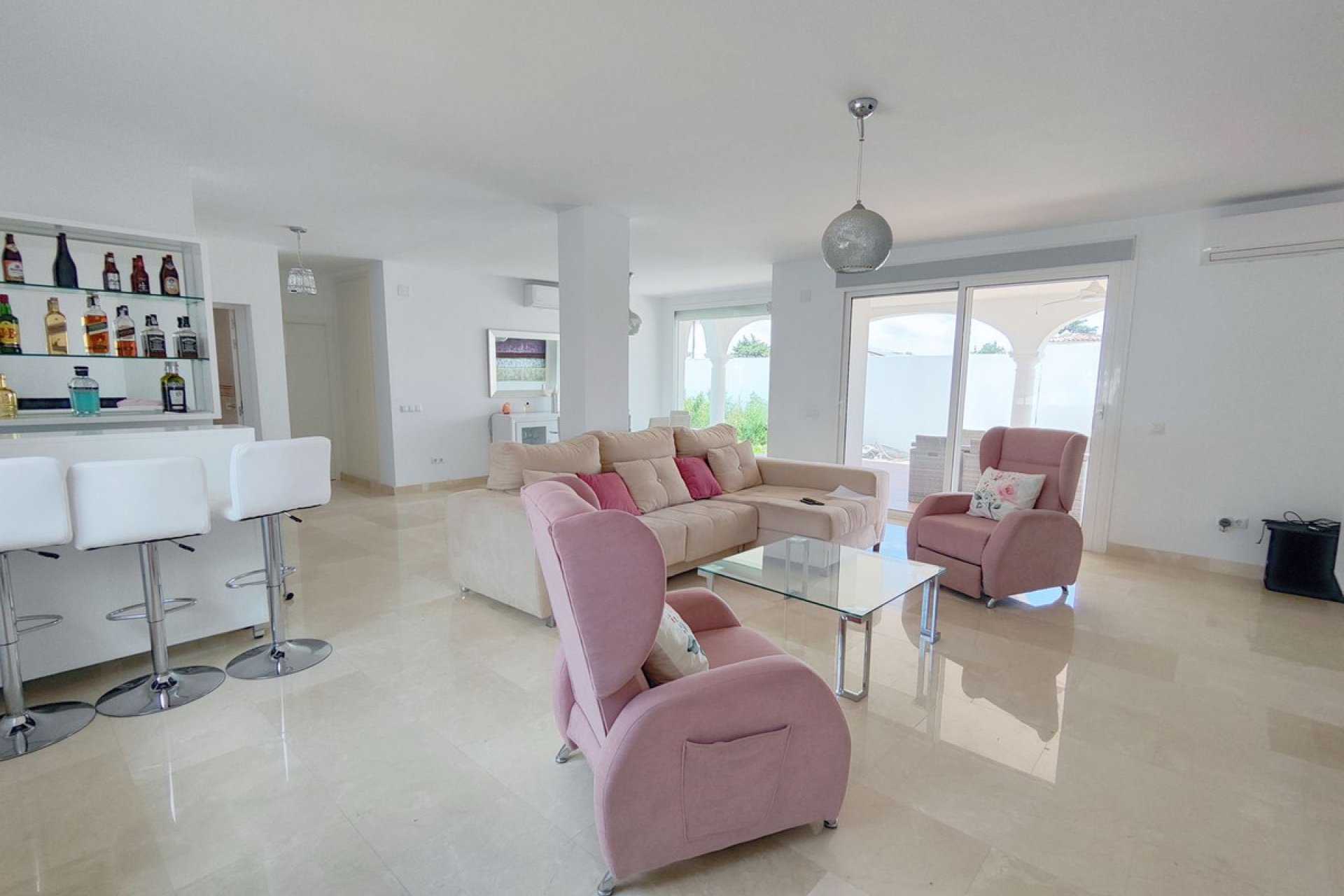 Resale - House - Detached Villa - Estepona - Estepona Centro