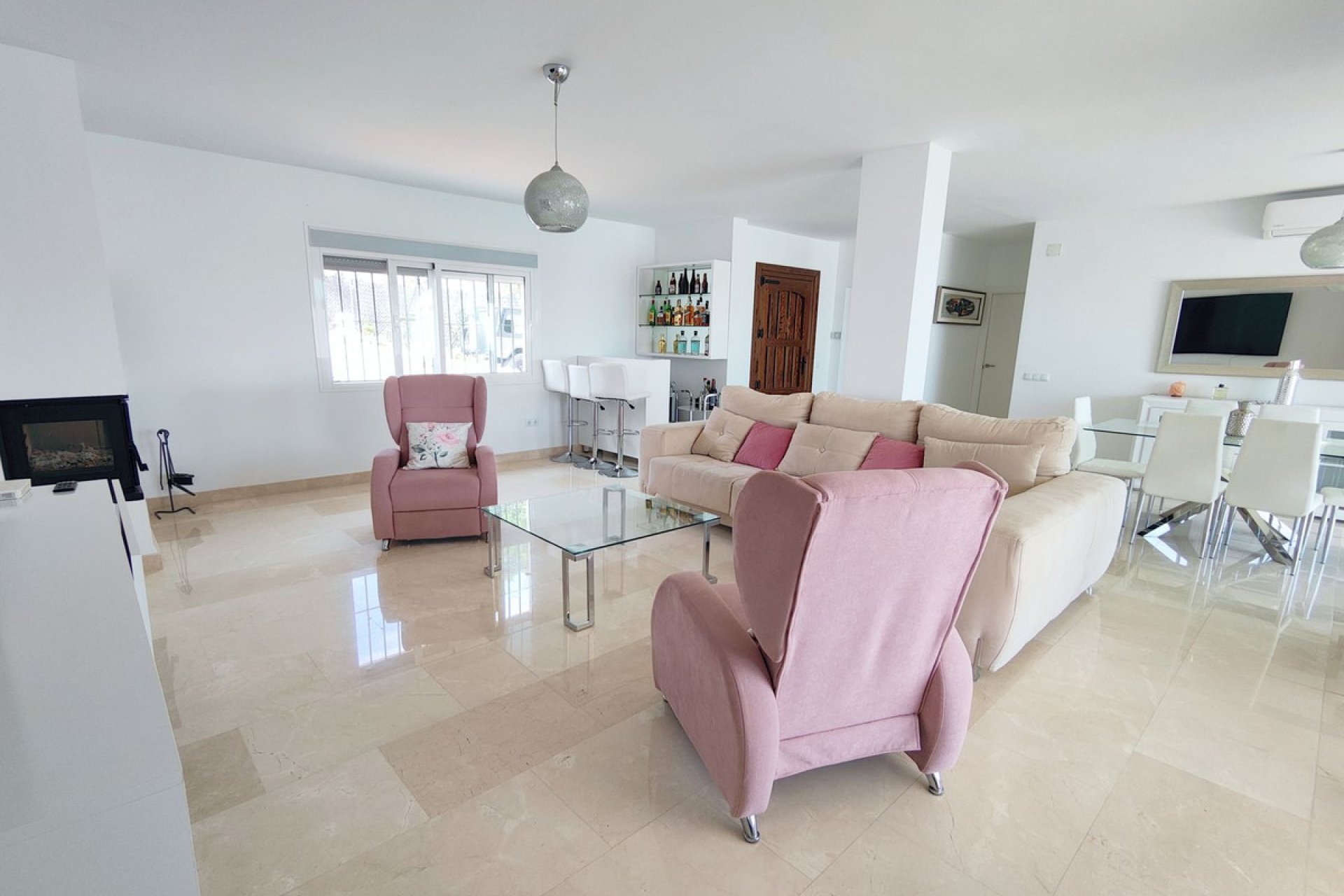 Resale - House - Detached Villa - Estepona - Estepona Centro