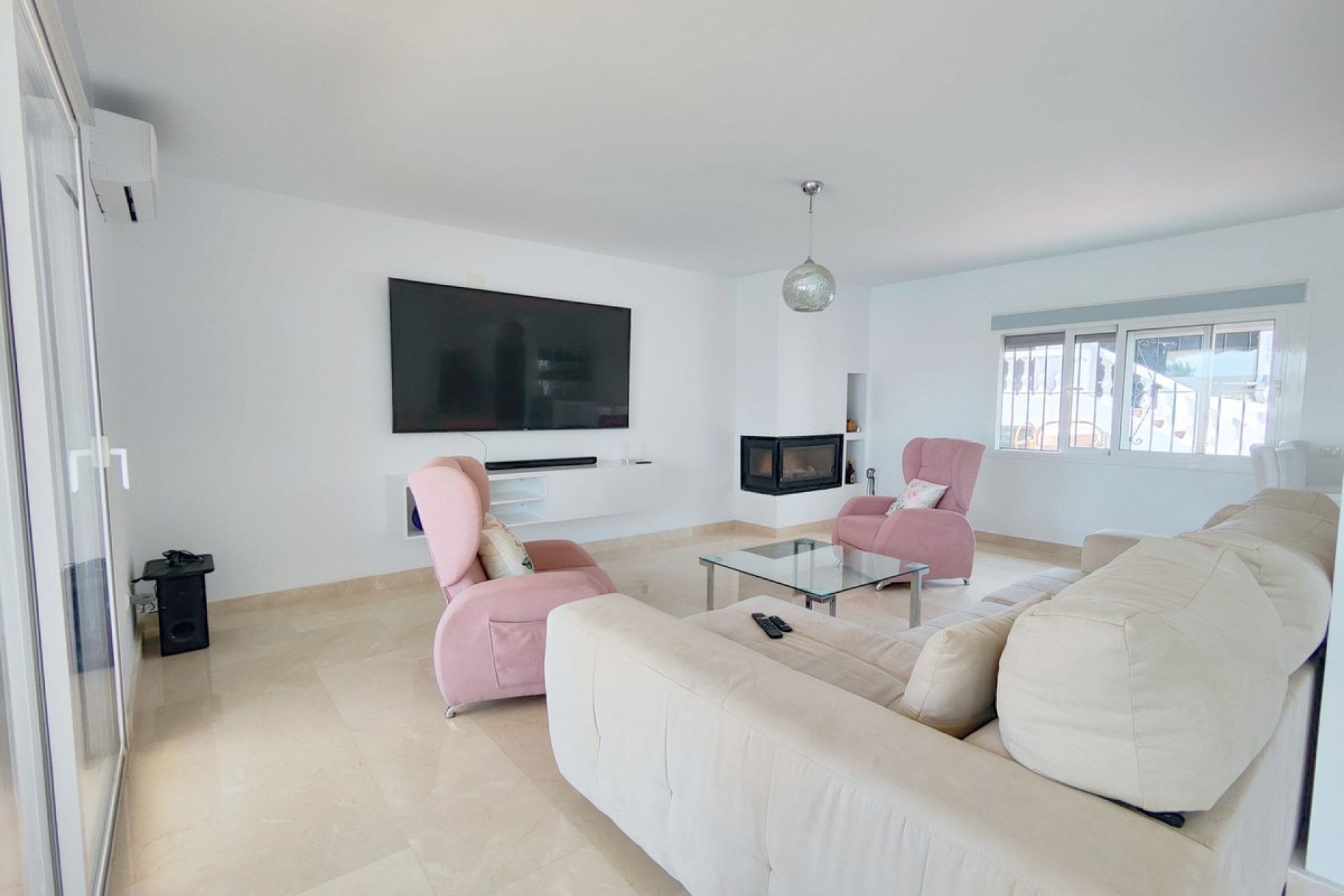 Resale - House - Detached Villa - Estepona - Estepona Centro