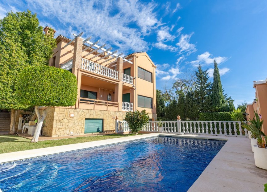 Resale - House - Detached Villa - Estepona - Estepona Centro