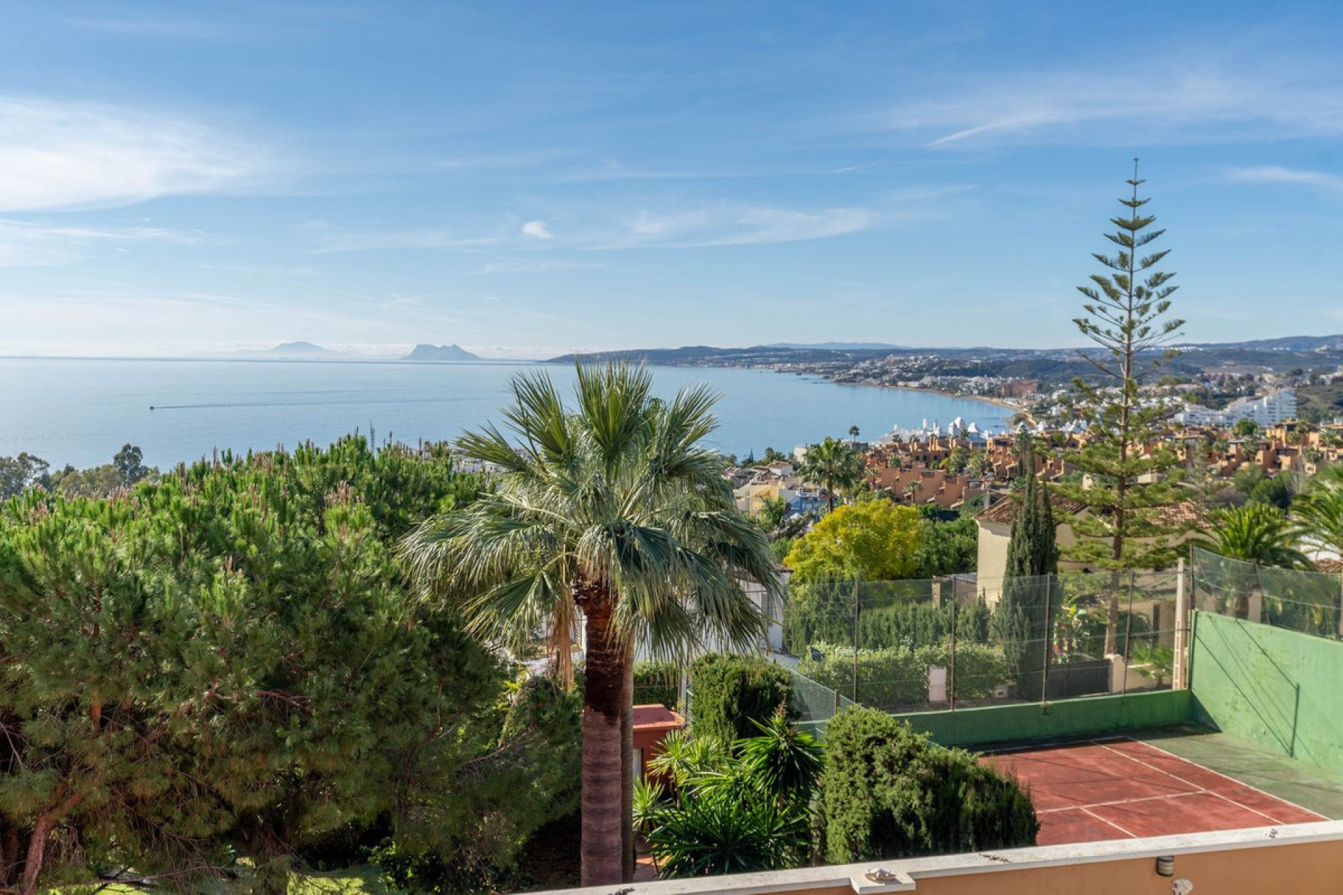 Resale - House - Detached Villa - Estepona - Estepona Centro