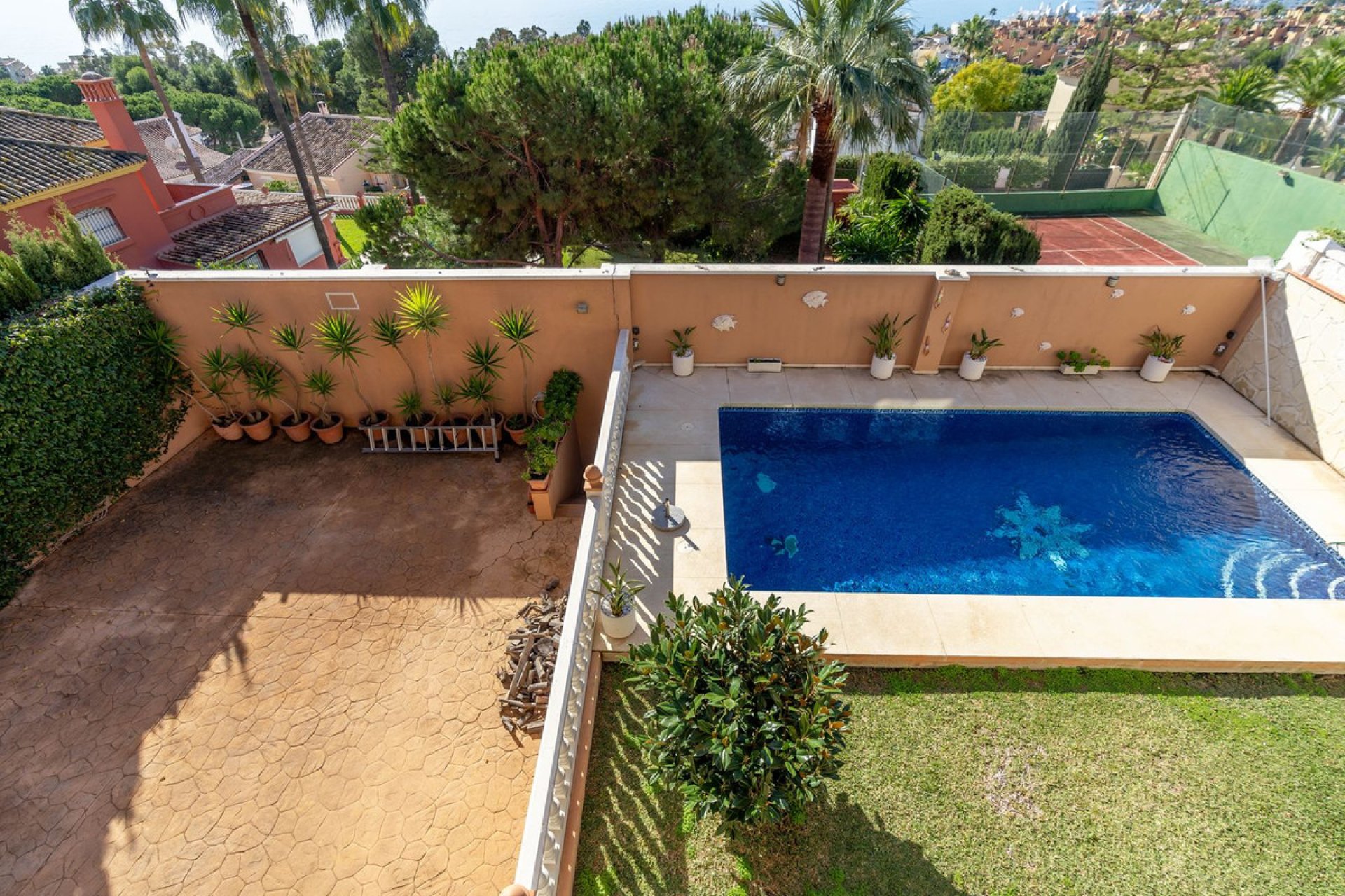 Resale - House - Detached Villa - Estepona - Estepona Centro