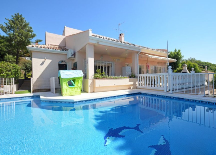 Resale - House - Detached Villa - Estepona - Estepona Centro