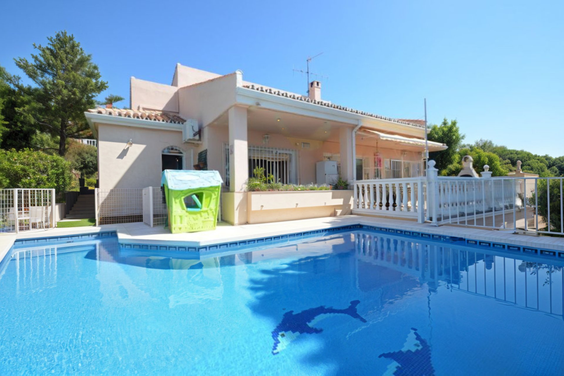 Resale - House - Detached Villa - Estepona - Estepona Centro