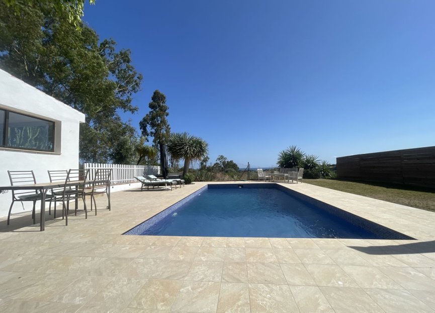 Resale - House - Detached Villa - Estepona - Estepona Centro