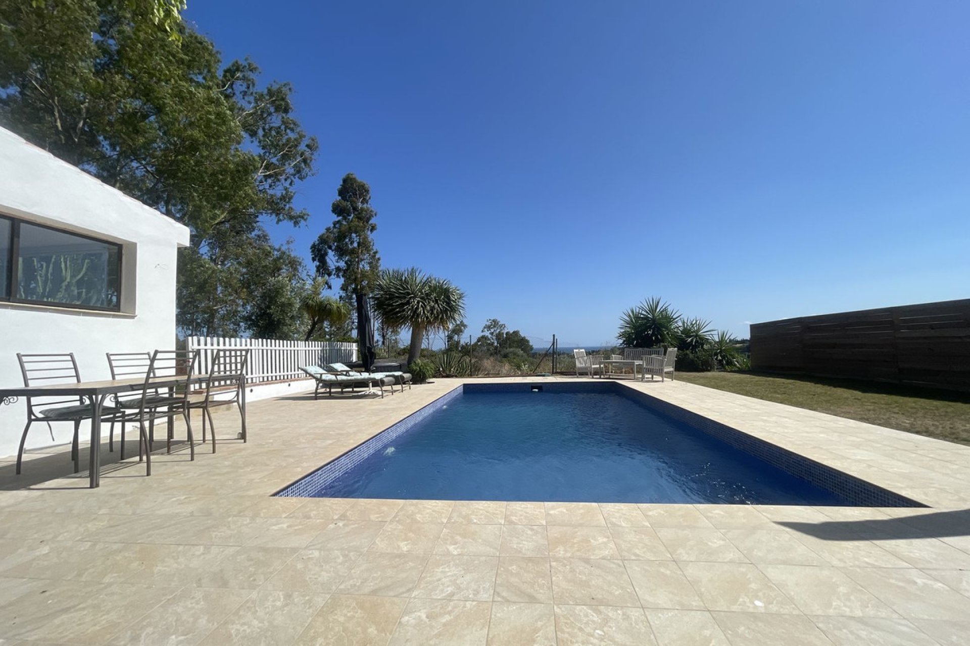 Resale - House - Detached Villa - Estepona - Estepona Centro