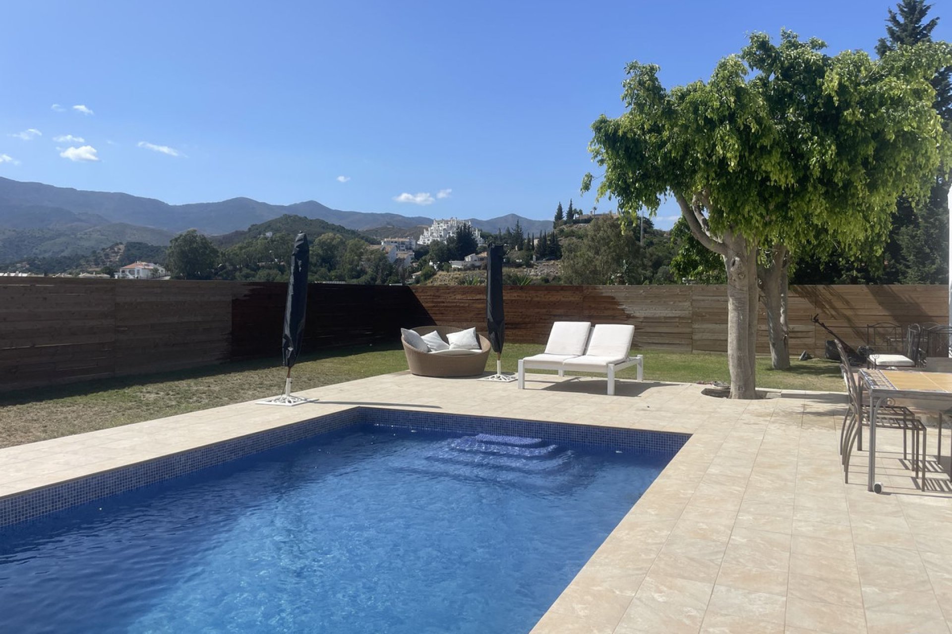 Resale - House - Detached Villa - Estepona - Estepona Centro