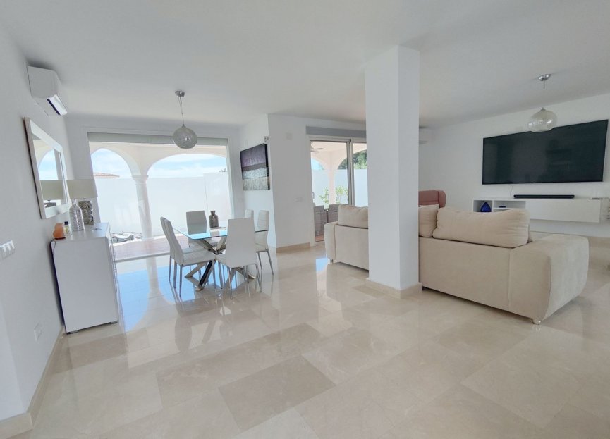 Resale - House - Detached Villa - Estepona - Estepona Centro