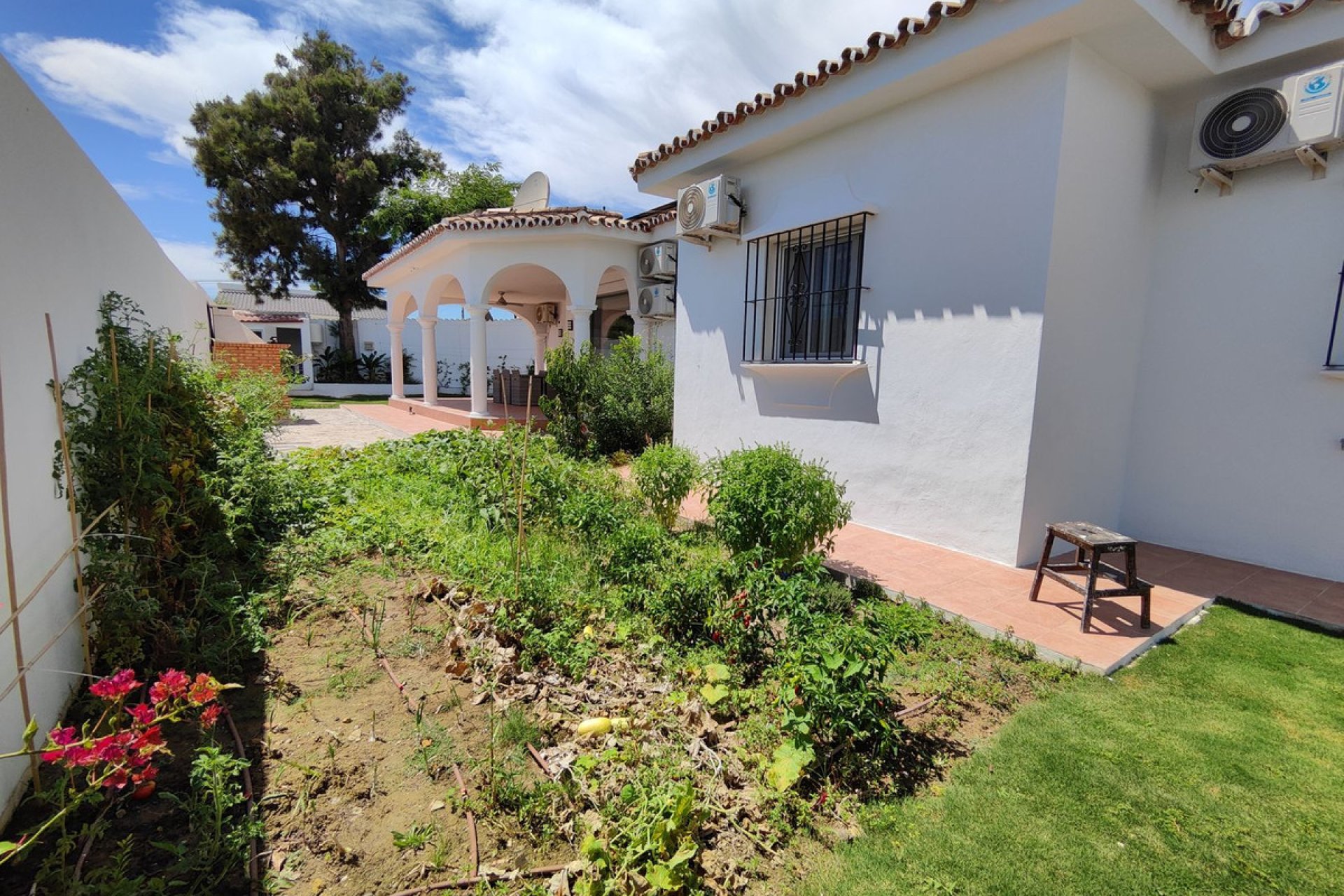 Resale - House - Detached Villa - Estepona - Estepona Centro