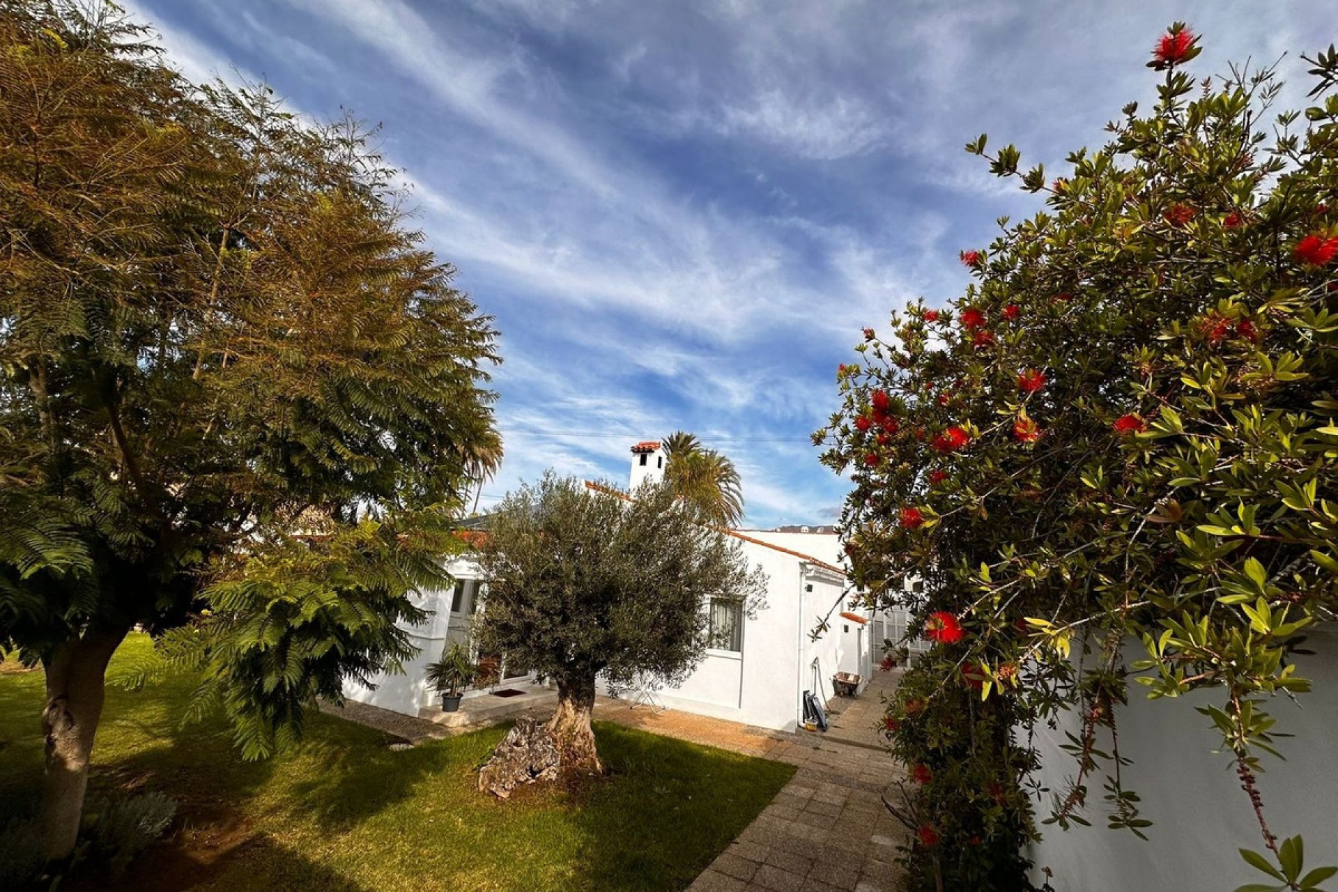 Resale - House - Detached Villa - Estepona - Estepona Centro