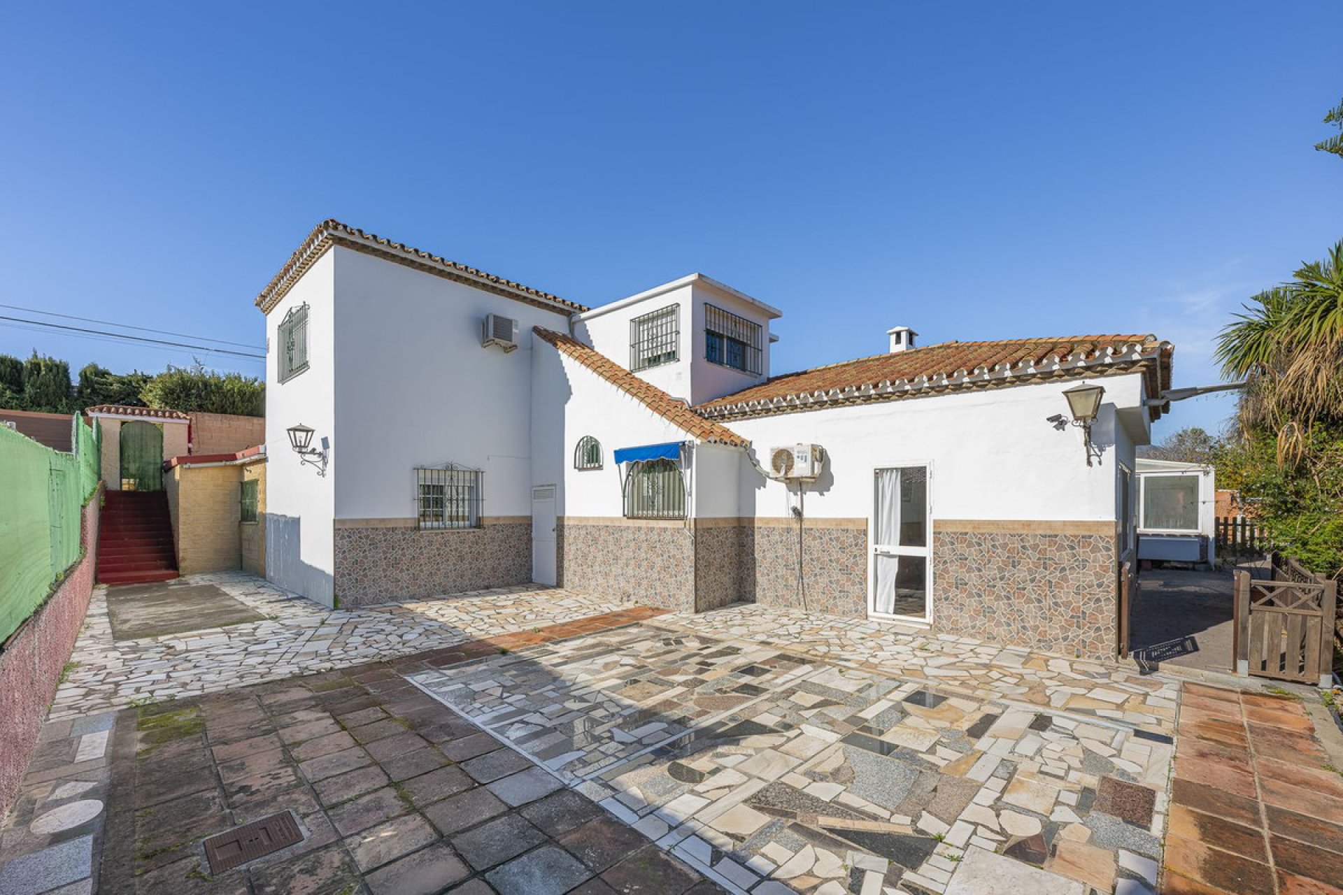 Resale - House - Detached Villa - Estepona - Estepona Centro