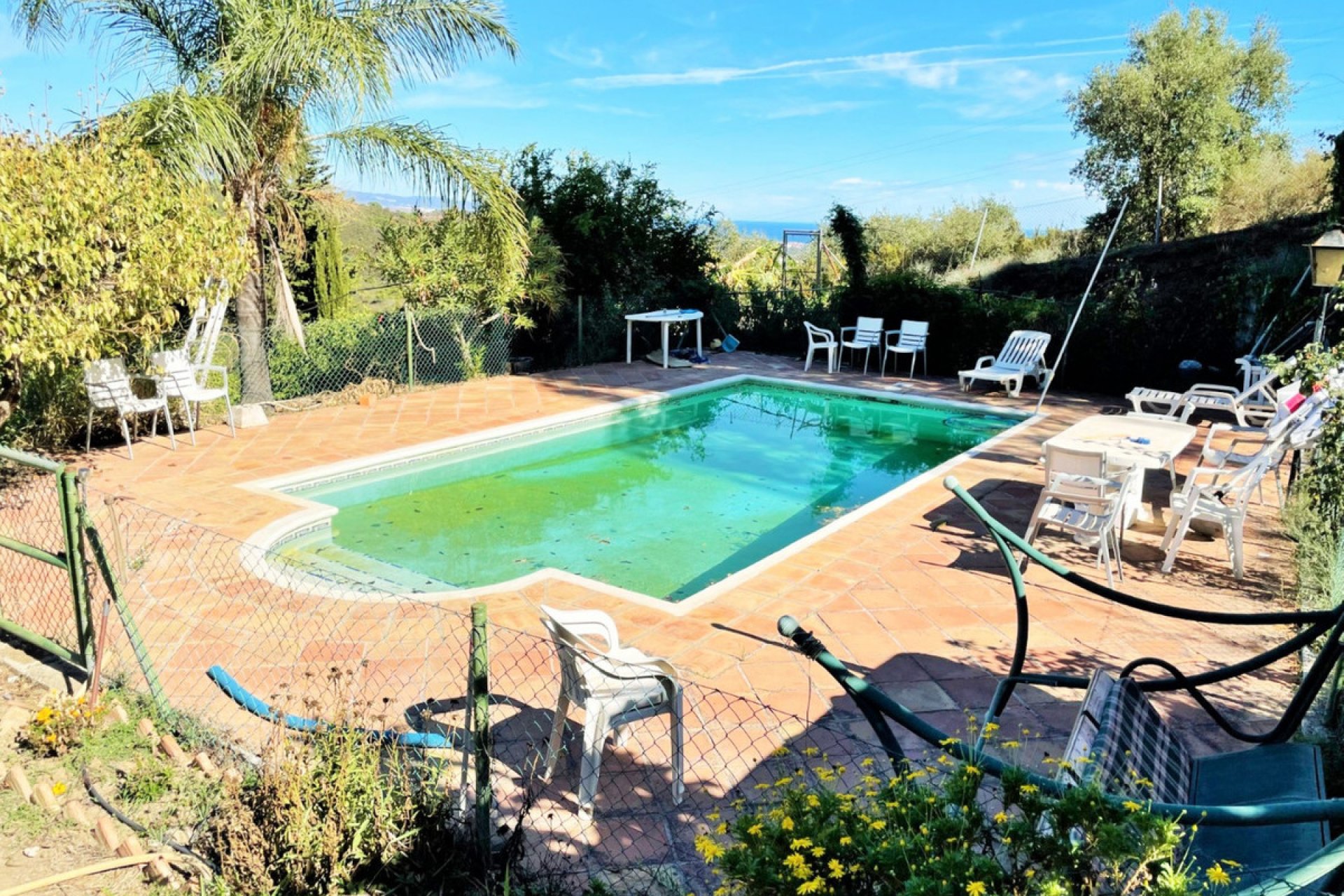 Resale - House - Detached Villa - Estepona - Estepona Centro