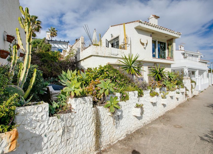 Resale - House - Detached Villa - Estepona - Estepona Centro