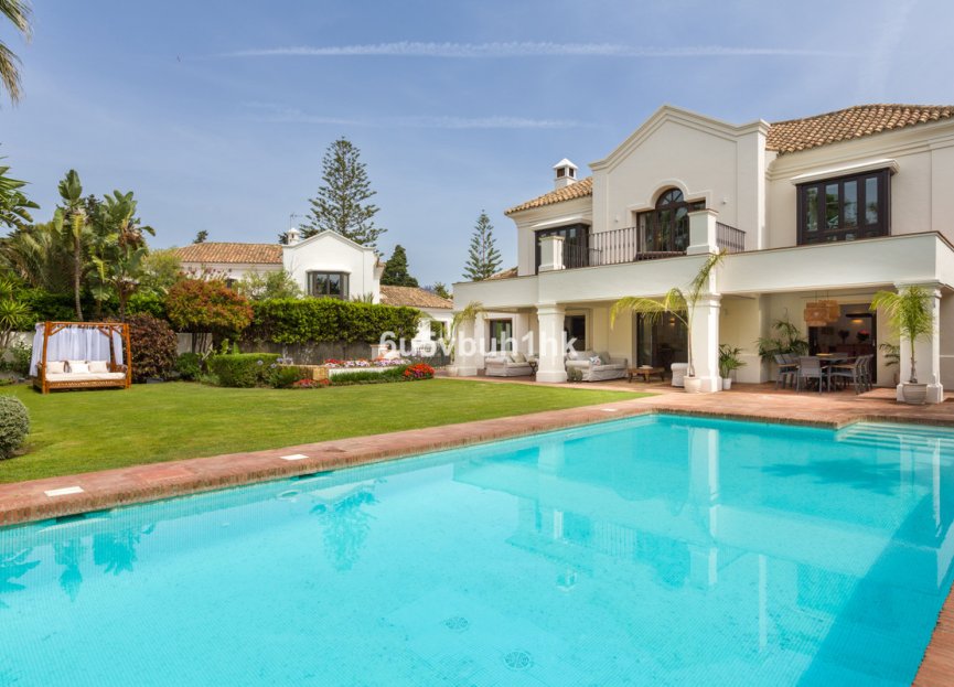 Resale - House - Detached Villa - Estepona - Estepona Centro