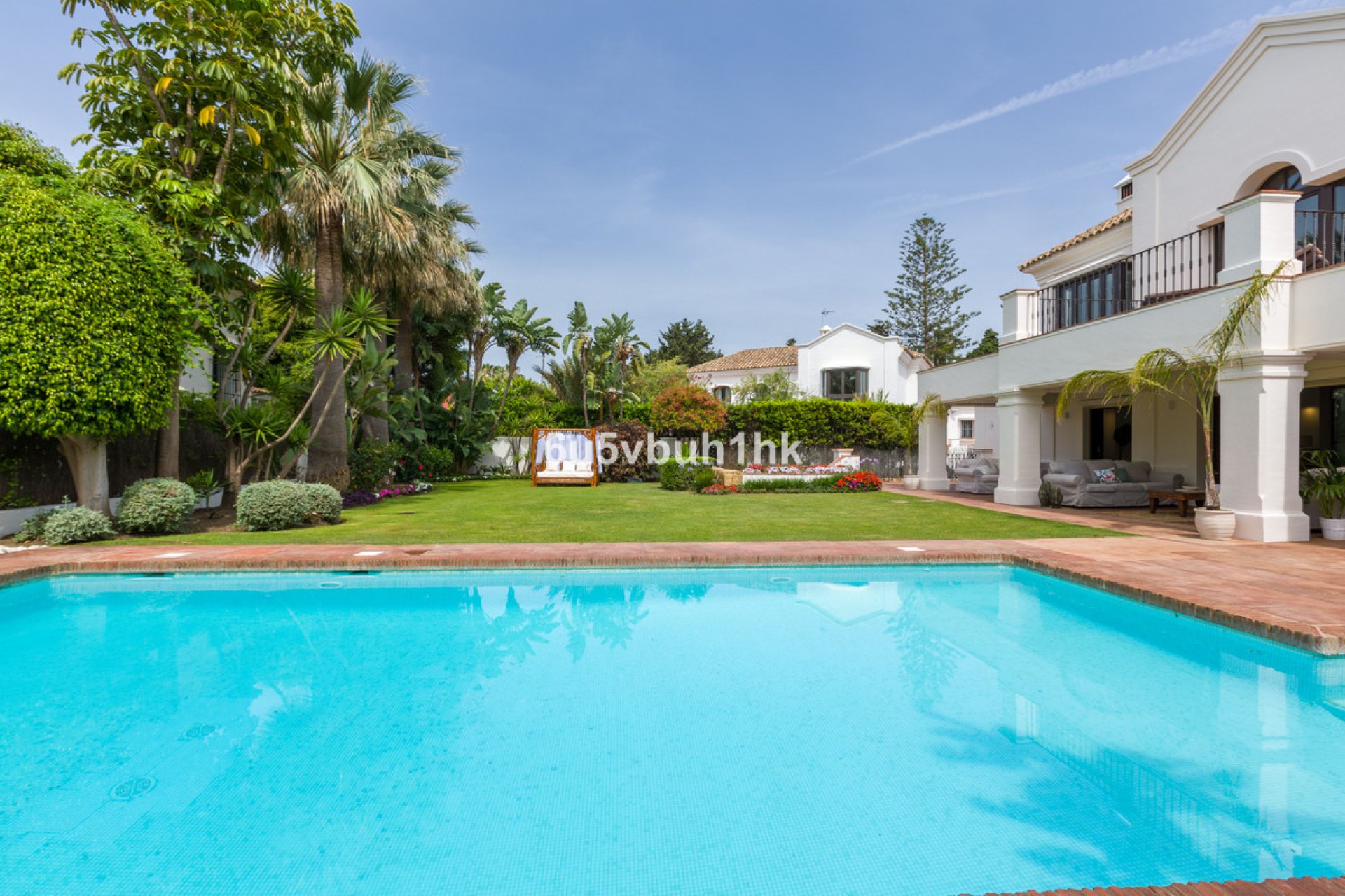 Resale - House - Detached Villa - Estepona - Estepona Centro