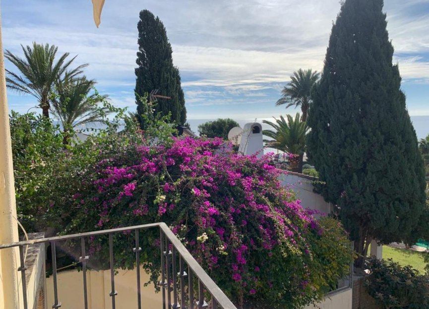 Resale - House - Detached Villa - Estepona - Estepona Centro