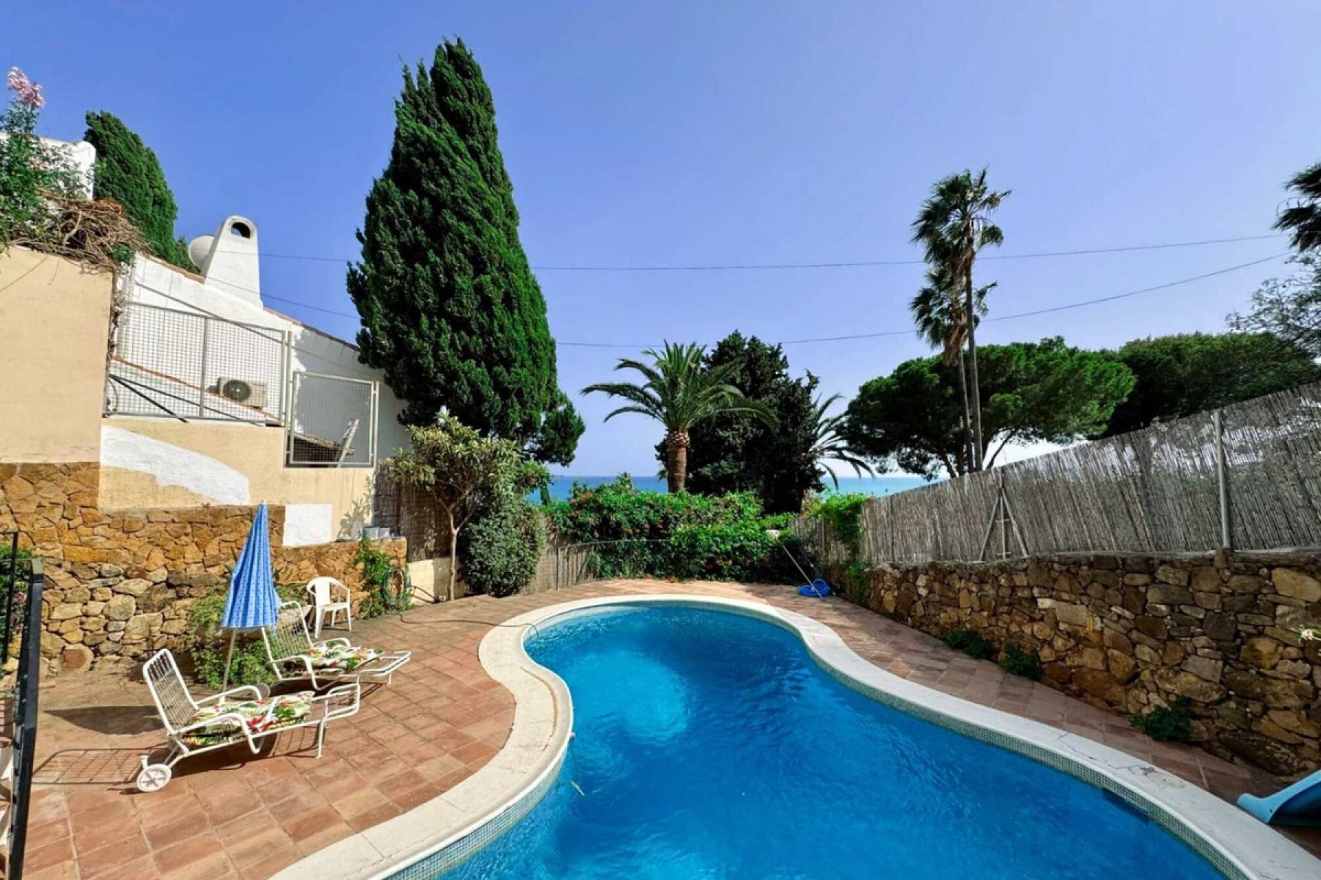 Resale - House - Detached Villa - Estepona - Estepona Centro