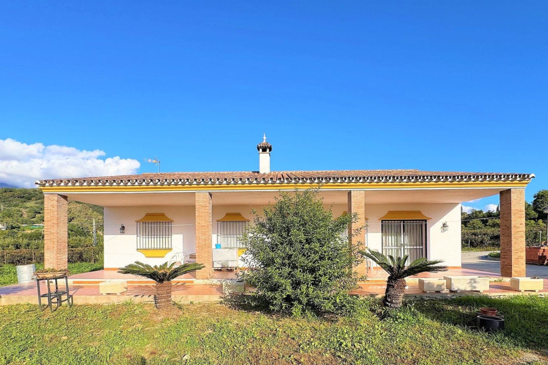 Resale - House - Detached Villa - Estepona - Estepona Centro