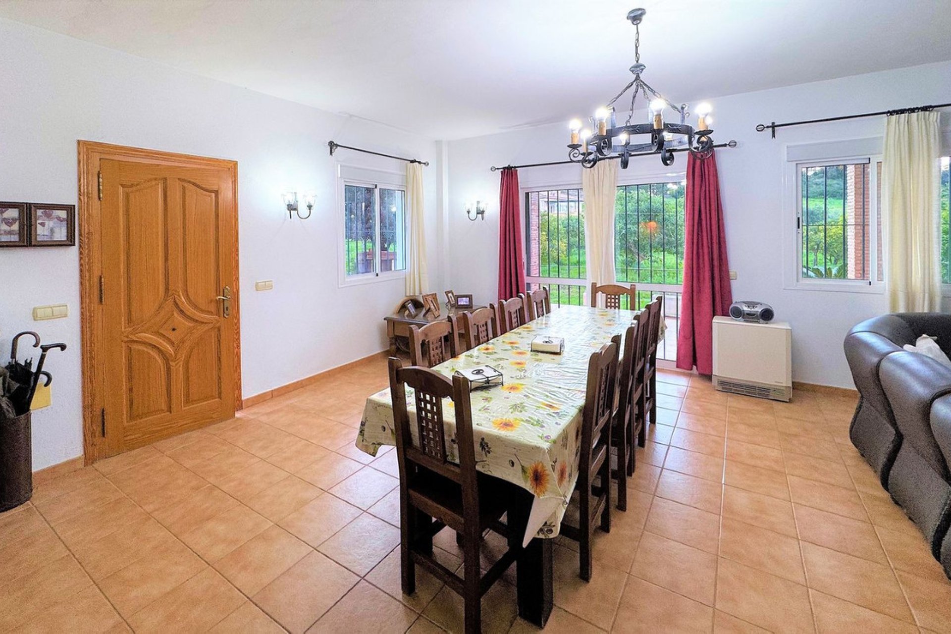 Resale - House - Detached Villa - Estepona - Estepona Centro