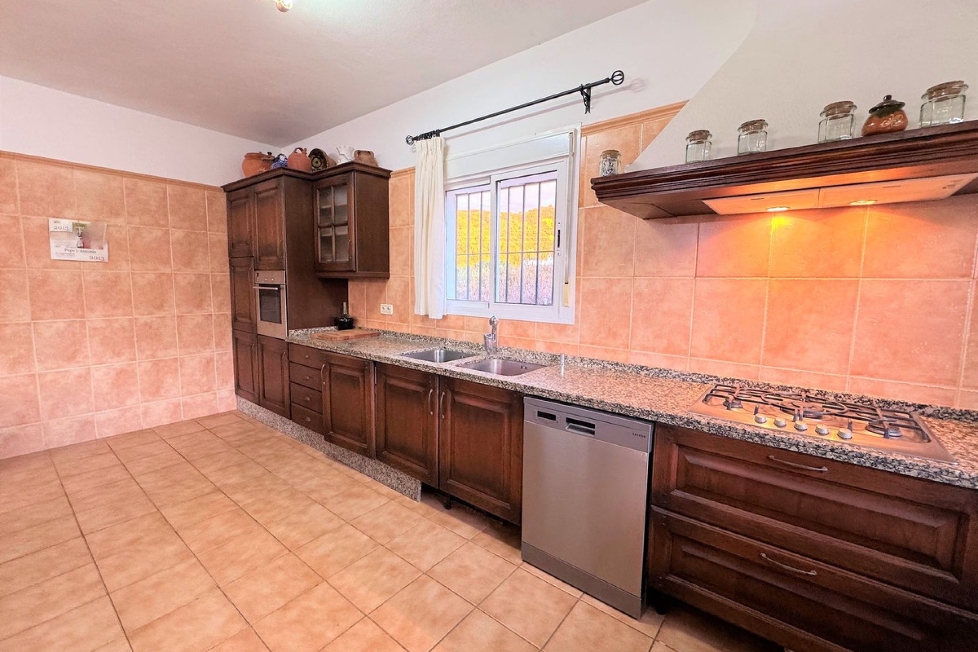 Resale - House - Detached Villa - Estepona - Estepona Centro