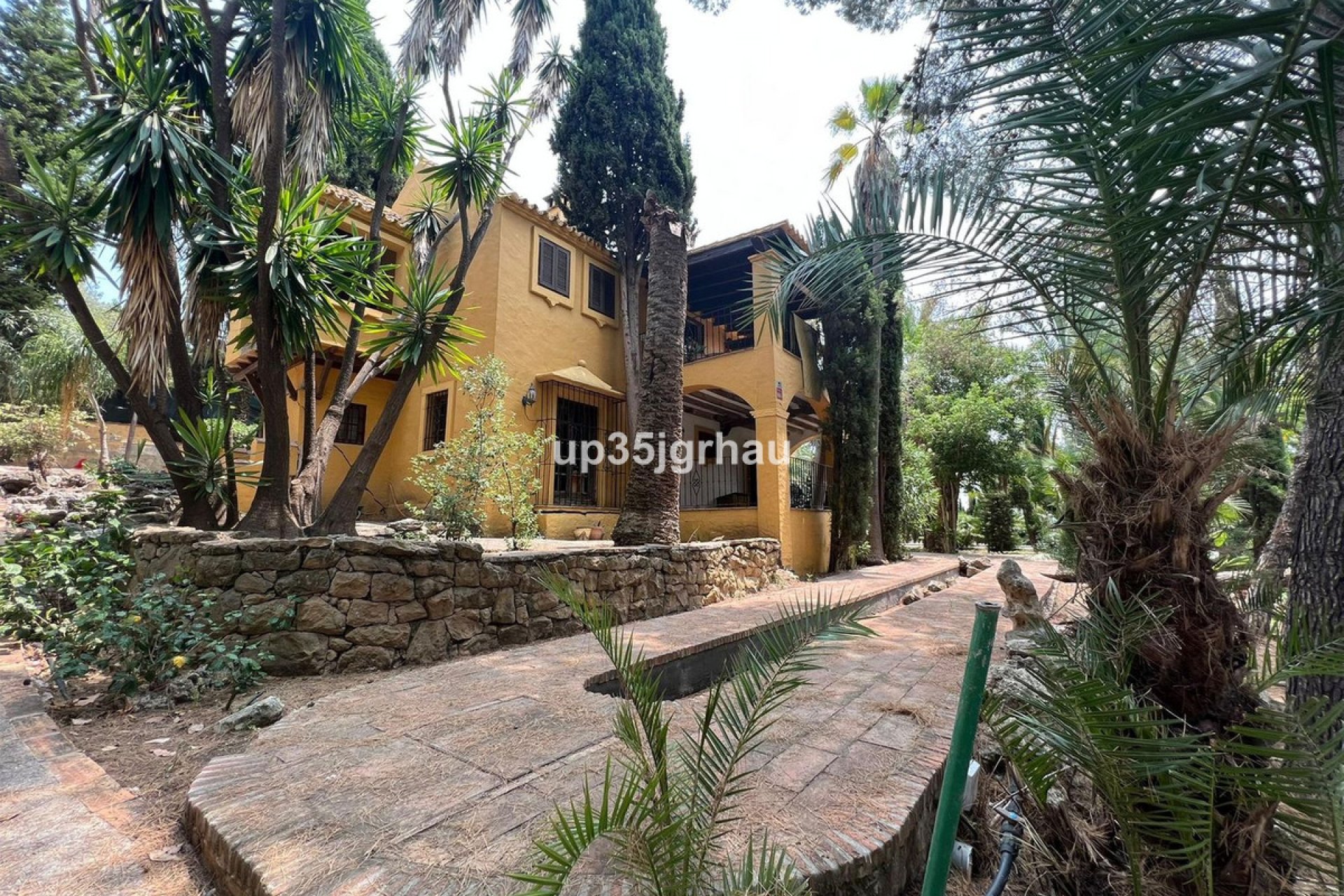 Resale - House - Detached Villa - Estepona - Estepona Centro