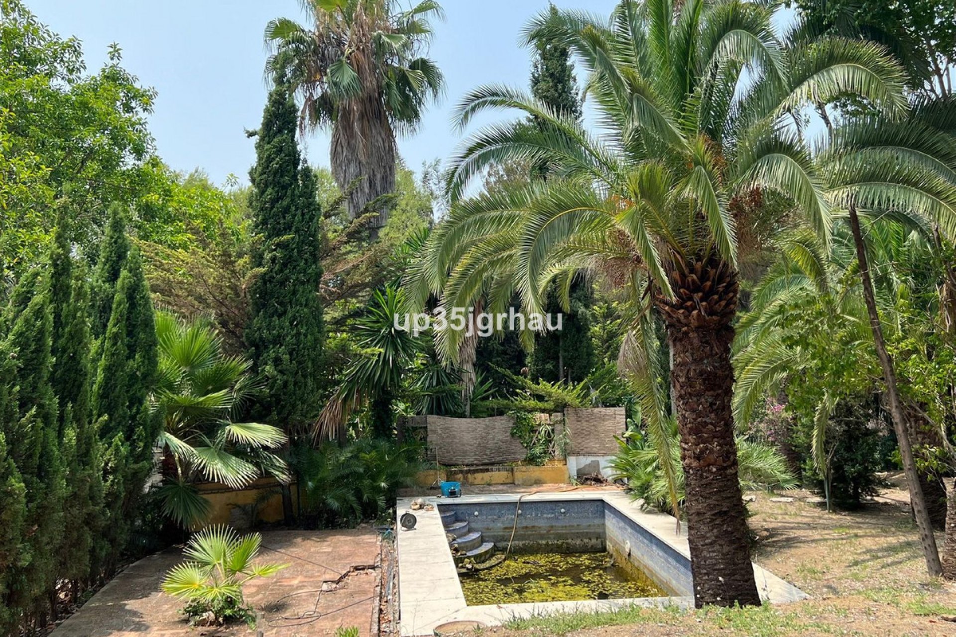 Resale - House - Detached Villa - Estepona - Estepona Centro