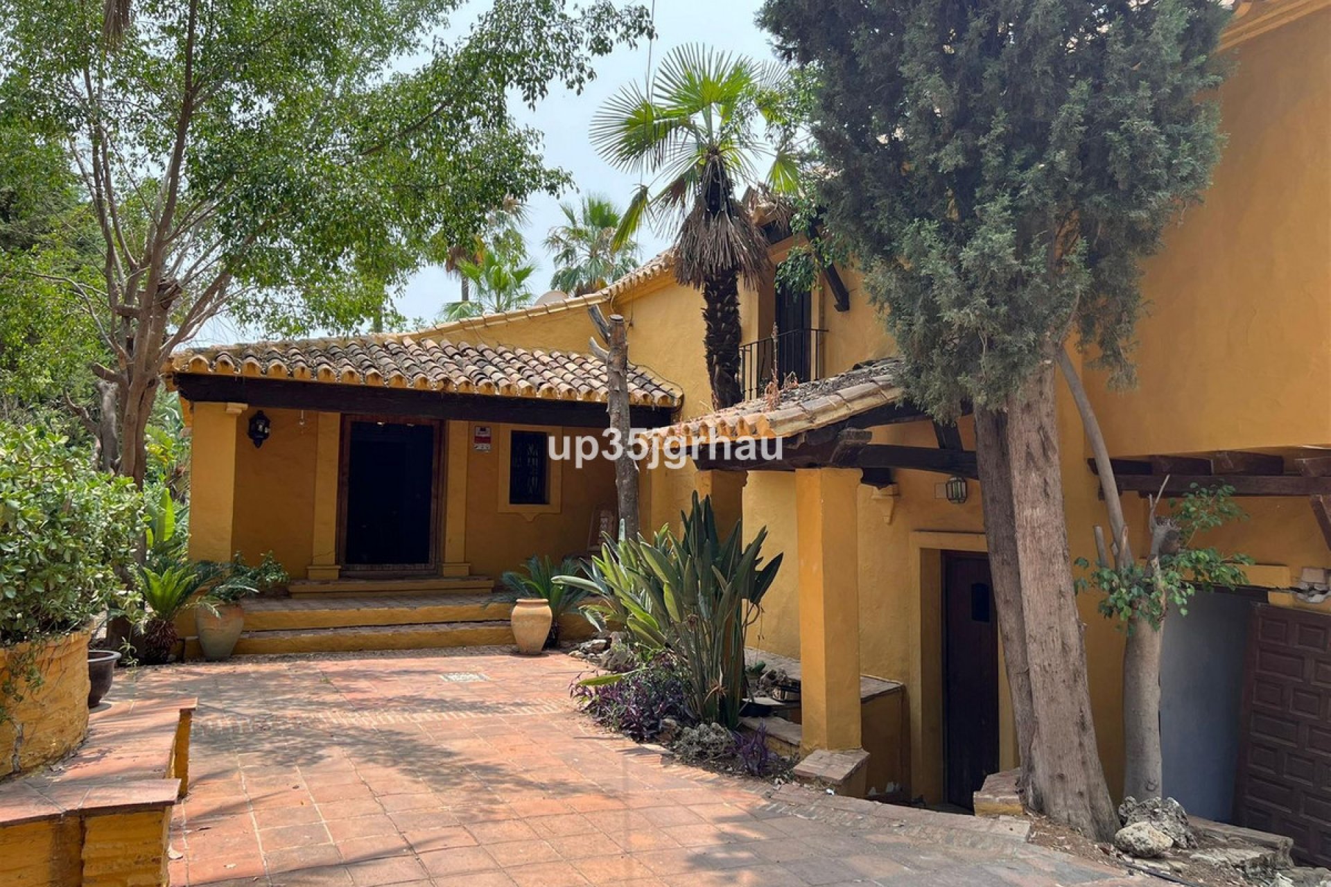 Resale - House - Detached Villa - Estepona - Estepona Centro